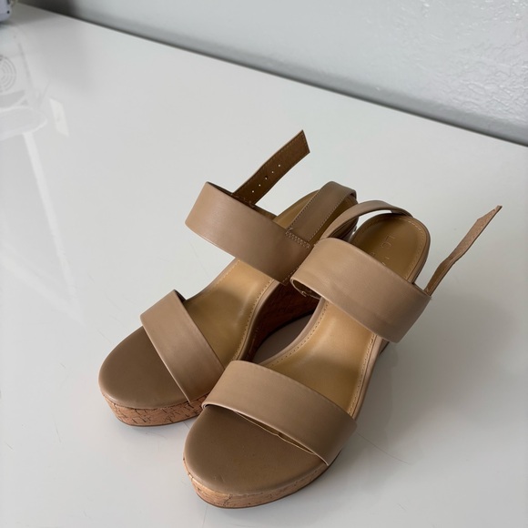 LC Lauren Conrad Beige Cork Wedges - Picture 3 of 6